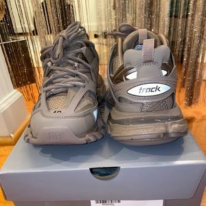 BALENCIAGA WOMEN'S TRACK SNEAKER RECYCLED SOLE IN BEIGE